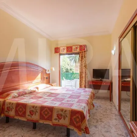 Park Plaza Ξενοδοχείο